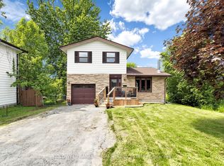 98 Metro Rd S, Georgina, ON L4P 1W2