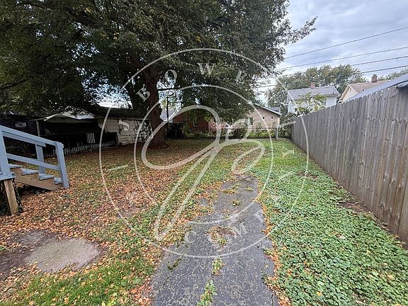 2nd image of 1831 Perth St