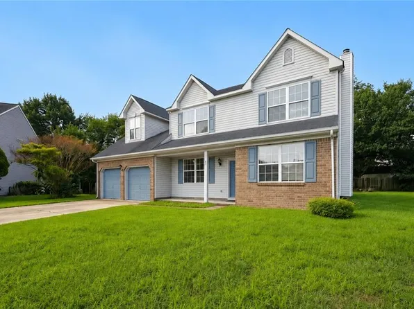 800 Crescent Trce, Chesapeake, VA 23320