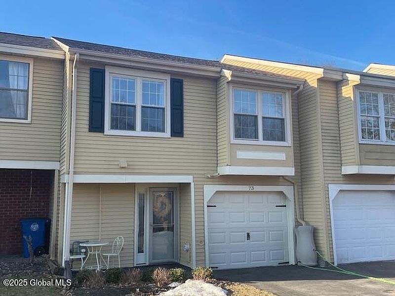 3rd image of 73 Meadowlark Drive