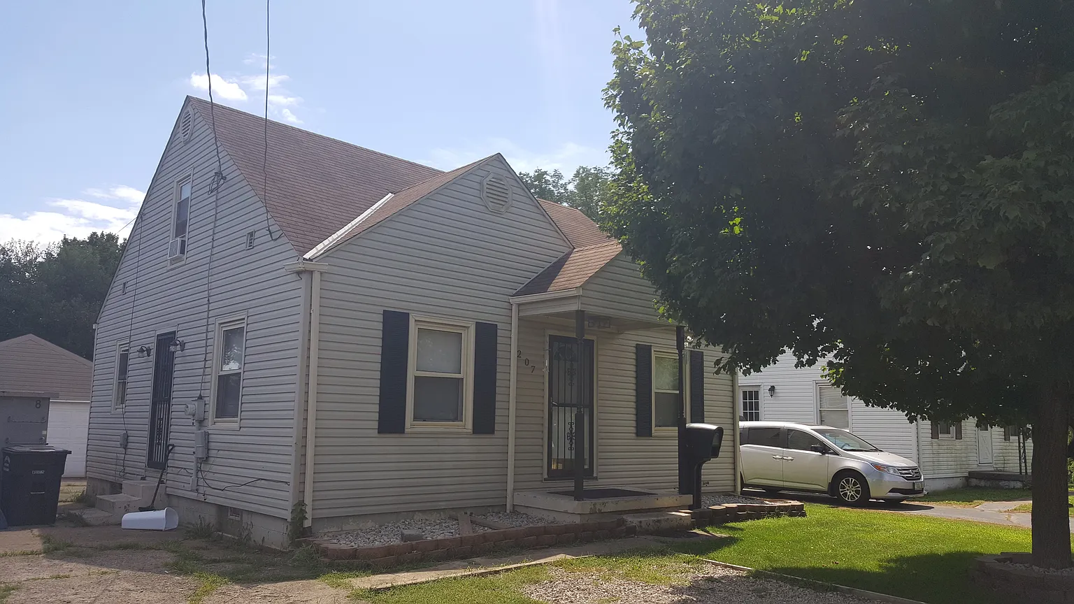 207 E Home Ave photo 1