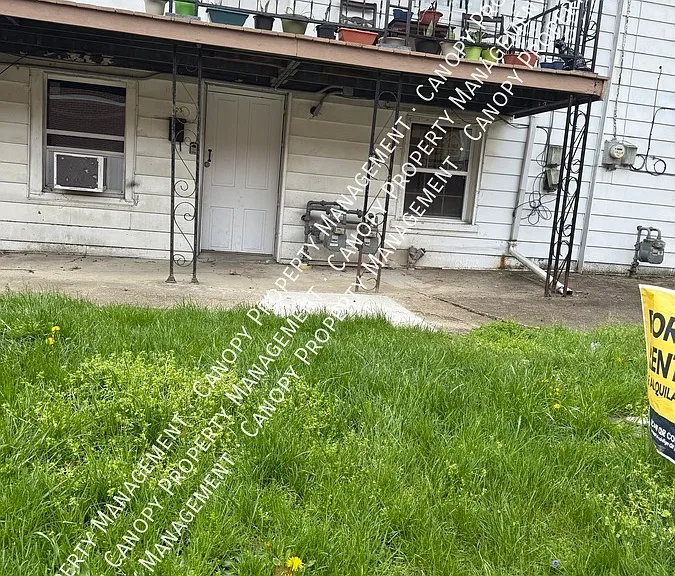 112 1/2 E 4th St — Photo 2