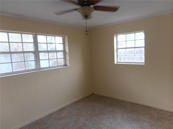5th image of 3021 SW 36th Avenue
