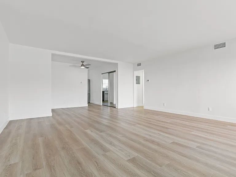 1128 7th Street — Photo 3