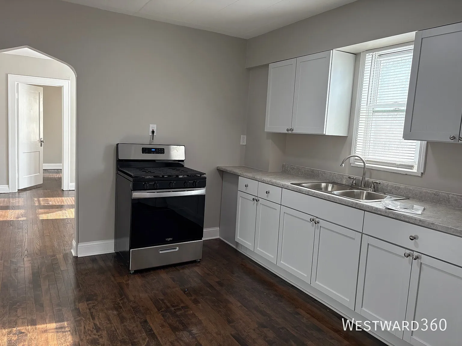 4011 Elm Street, 1R — Photo 3