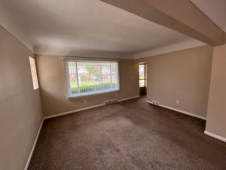 14754 Lydia Ave — Photo 37