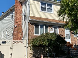 547 Riga St, Staten Island, NY 10306