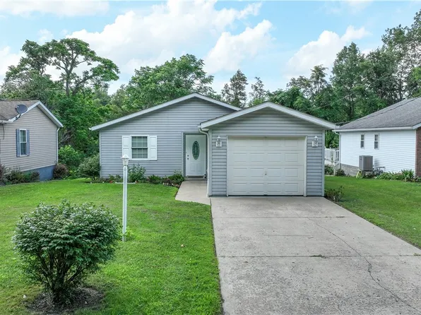 215 Railroad St, Barnesville, OH 43713