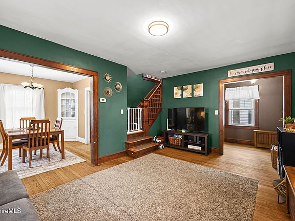5th image of 68 Church St