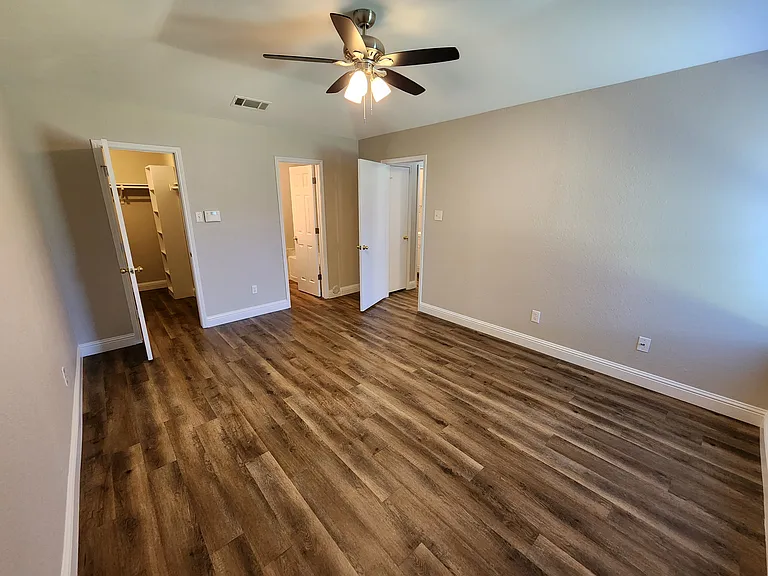 607 Hollyberry Dr — Photo 21