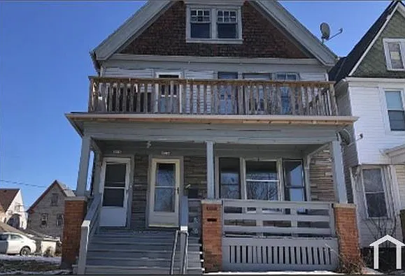 3 bed, $950 — Photo 1