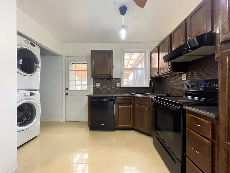 625 Bailey Rd — Photo 9