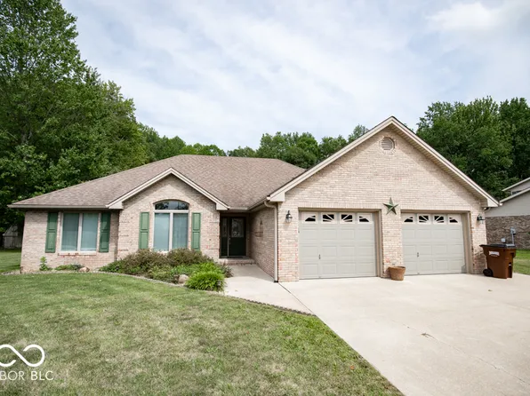 48 Dallas Dr, North Vernon, IN 47265