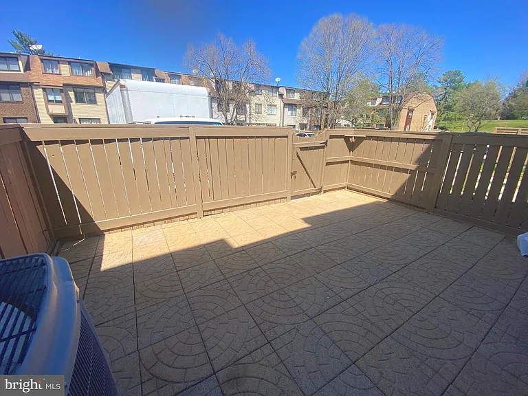 9819 Brookridge Ct — Photo 5