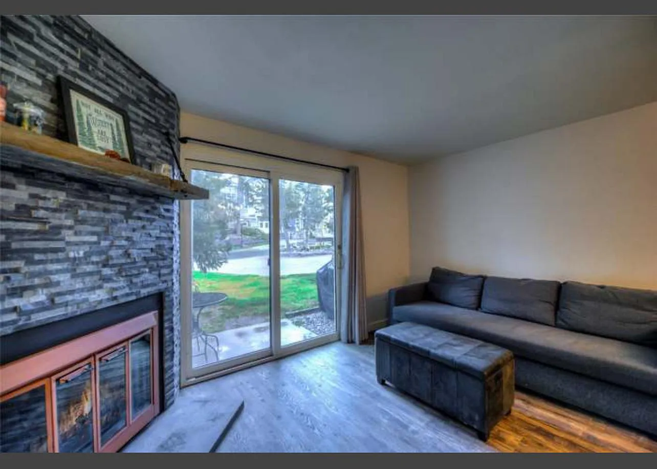401 S Ridge St — Photo 3