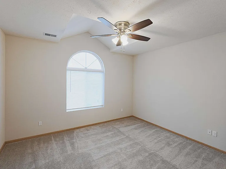 Gateway Park Apartments — Photo 49