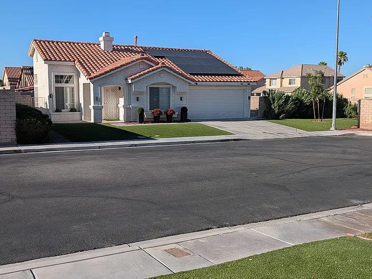 7904 Rotella Dr — Photo 1