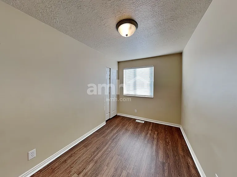 373 W 2200 N — Photo 14