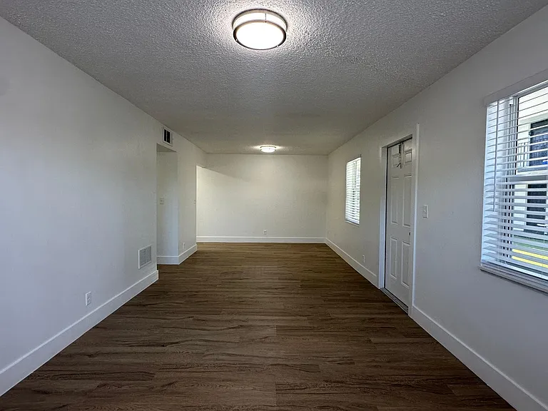 2500 Johnson St #1 — Photo 10