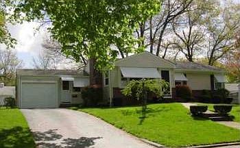 1st image of 28 Wildwood Dr