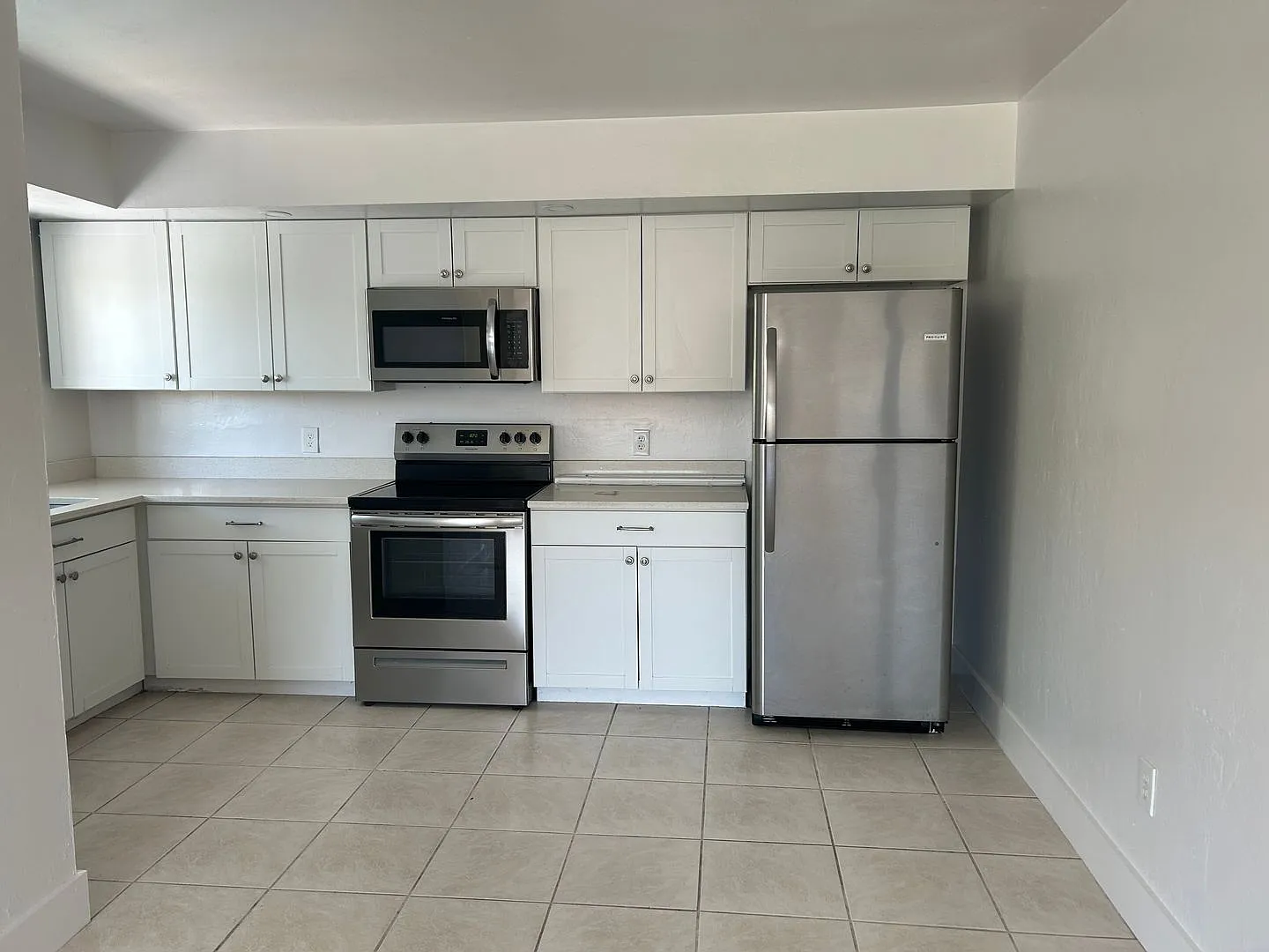 4708 SE 5th Pl — Photo 3