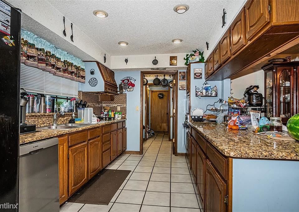 1st image of 2203 Harvill Ln