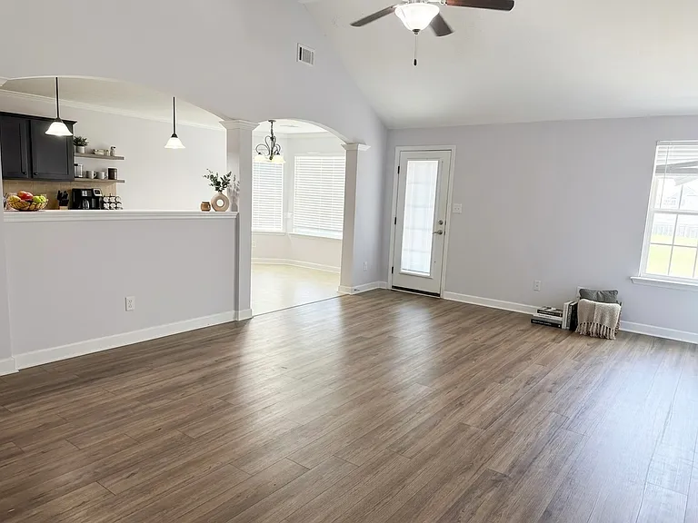 4136 Pullman Cir — Photo 4