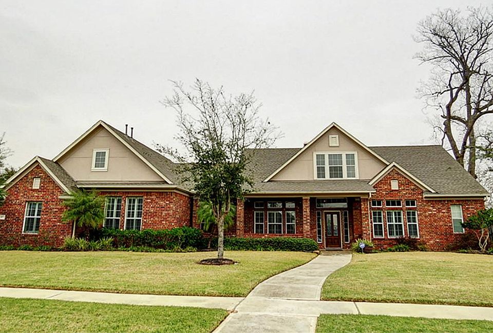 1st image of 37 Swan Isle Blvd