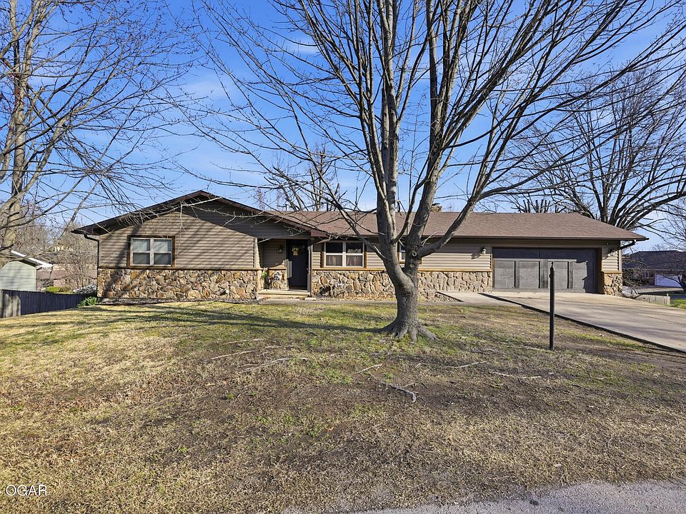 1st image of 402 Gooch Rd