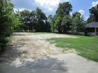 6276 Dave St, Groves, TX 77619