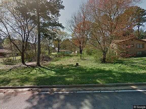 1st image of 925 Waterside Dr SE