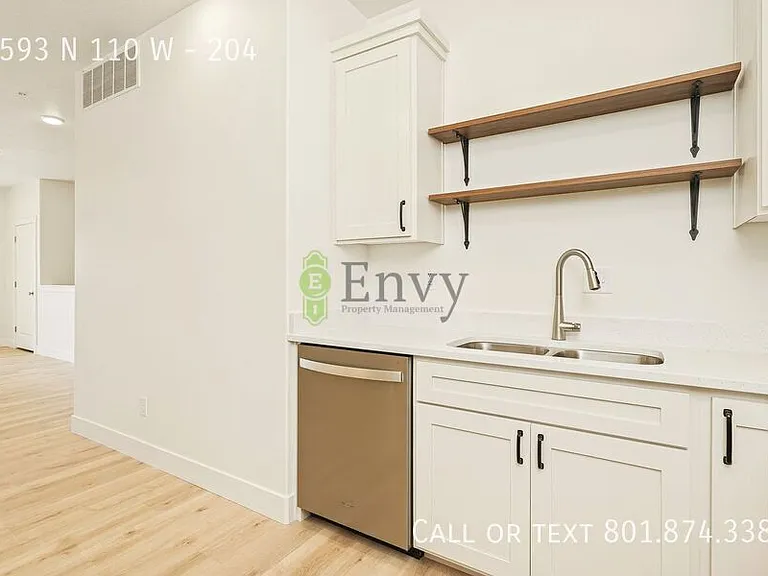 1593 N 110 W #204 — Photo 4