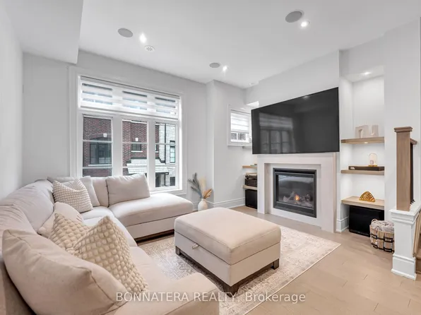 15 Lunar Cres #81, Mississauga, ON L5M 2R6