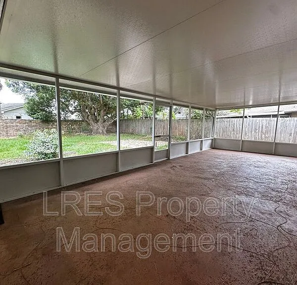 2719 Merrie Oaks Rd — Photo 43