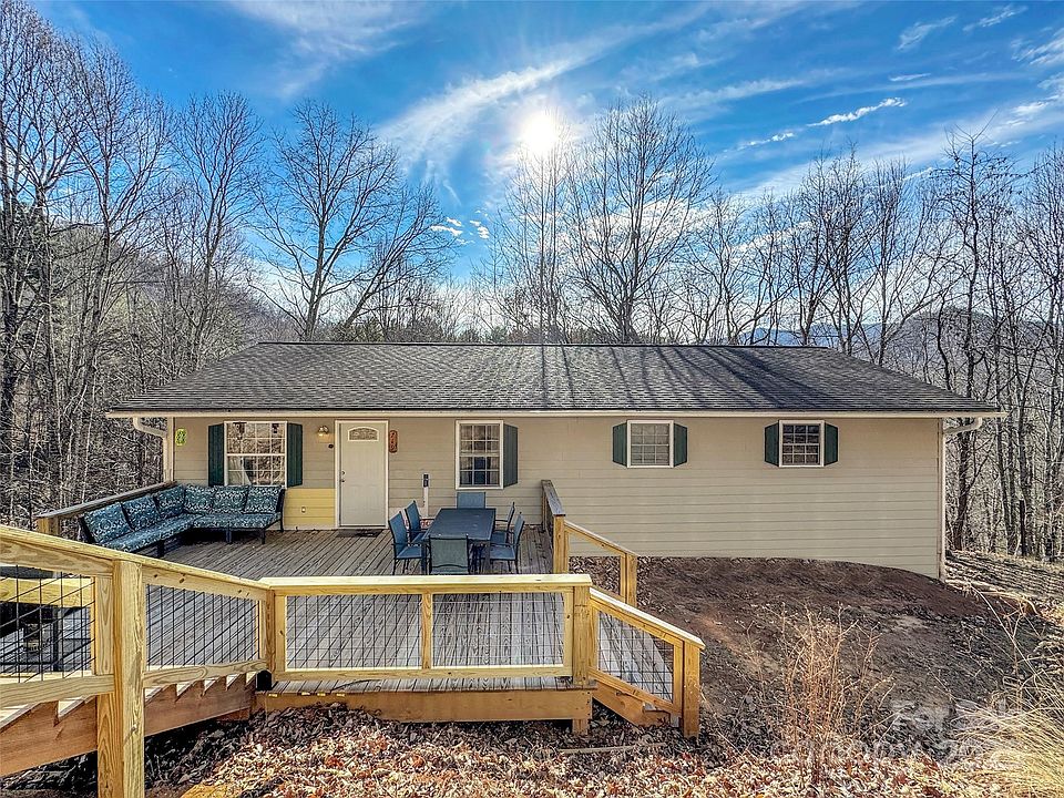 1st image of 719 Pinewood Dr