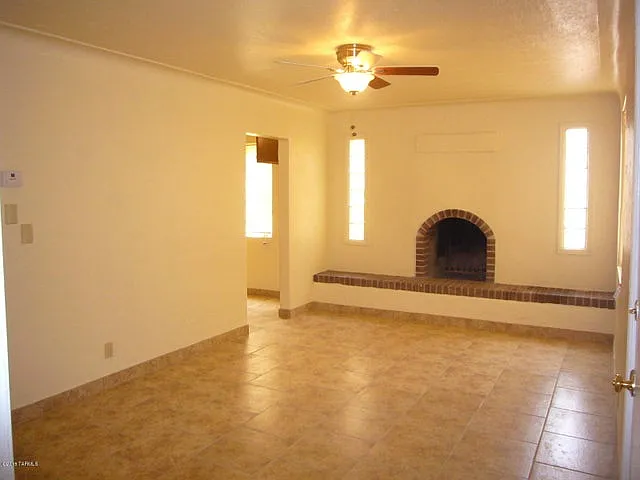 3 bed, 1276 sqft, $1,695 — Photo 3