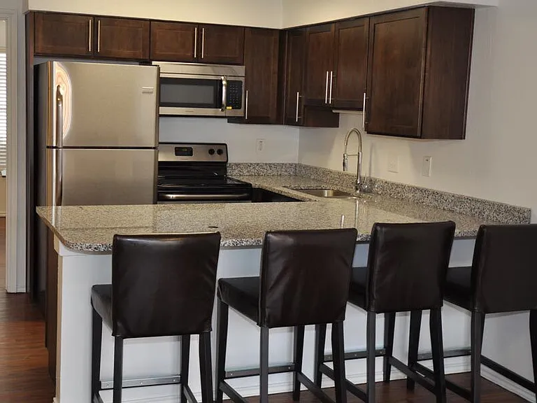 Everwood Apartments — Photo 8