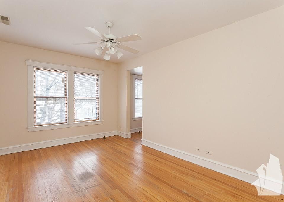 1st image of 1200 W Wellington Ave #2