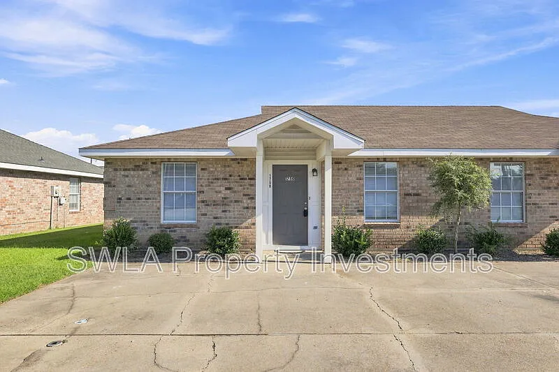 1750 S Tallowood Dr