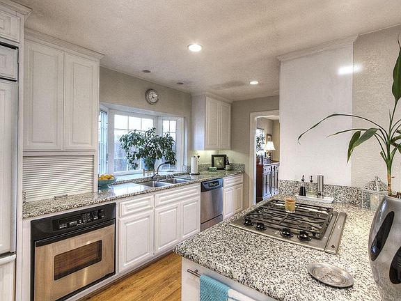 5th image of 1520 Stockbridge Dr