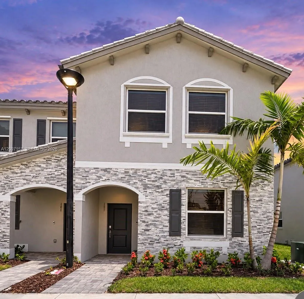 Lejardine Lennar — Photo 1