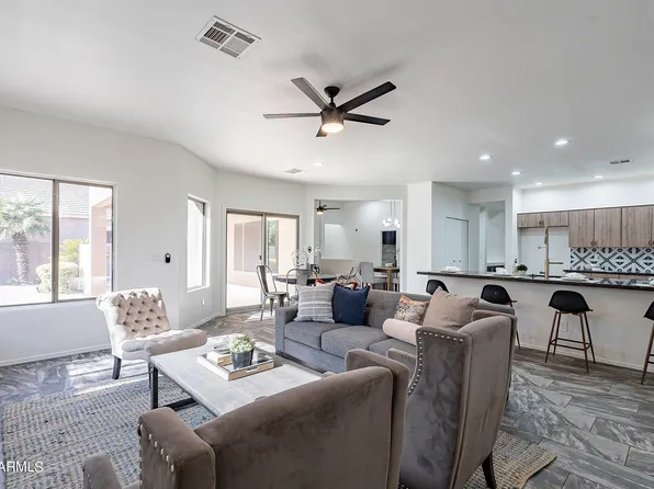 1071 S OAK Court, Gilbert, AZ 85233