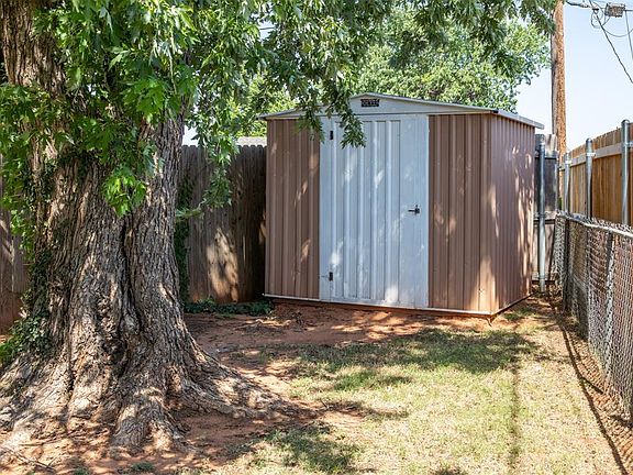 5th image of 320 E Elder Ln