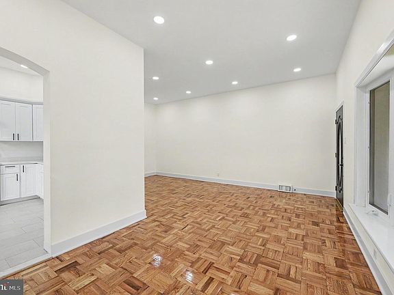 4th image of 8367 Langdon St