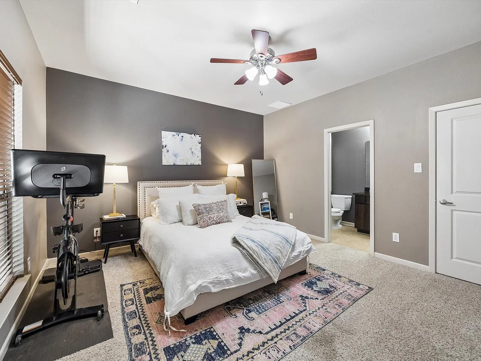 3 bed, 3.5 bath, 2480 sqft, $3,000 — Photo 3