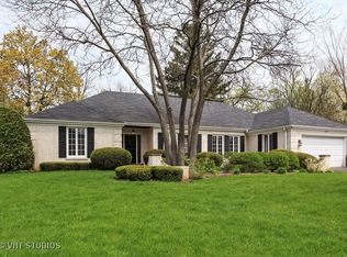 1448 Woodhill Dr, Northbrook, IL