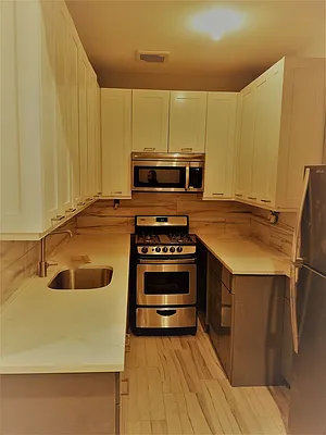 Rented by Space Link Realty | media 22