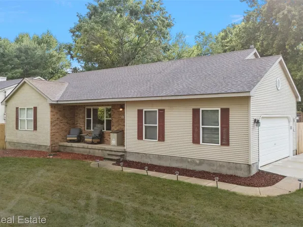 1525 Miller Rd, Lake Orion, MI 48362