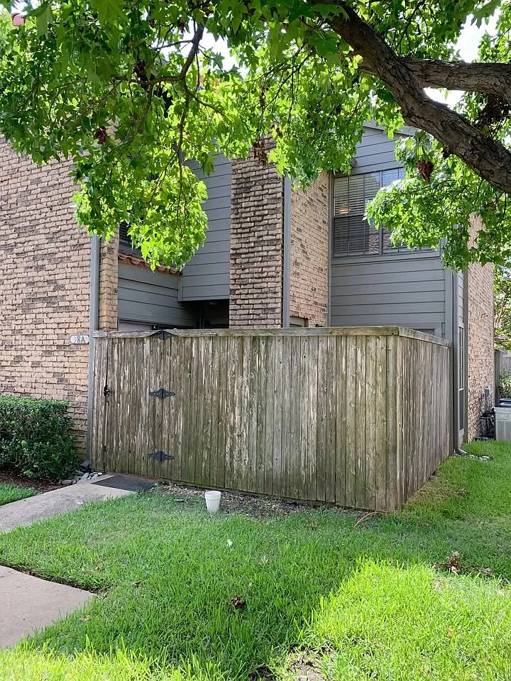 14800 Enterprise Dr — Photo 4