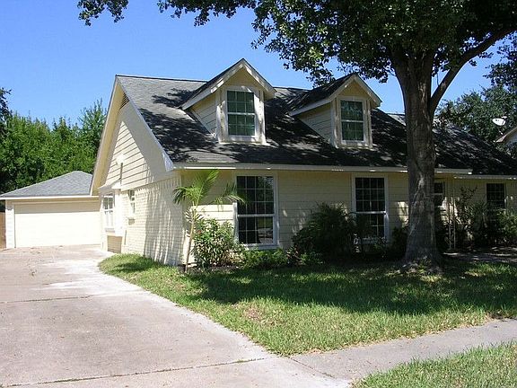 2nd image of 16206 Singapore Ln